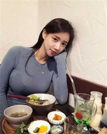 韩婧格扣槟榔什么梗