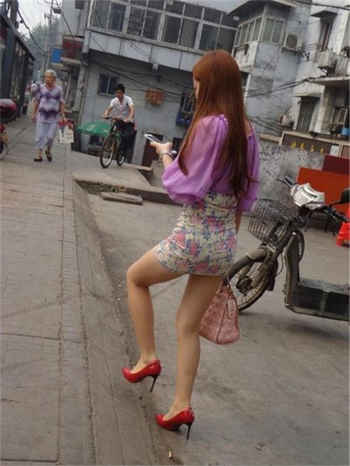 和朋友夫妻一起租房住