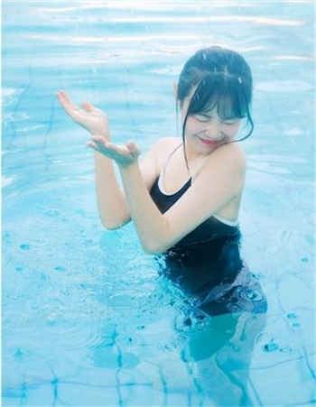 新春妻子和台球老板胖子