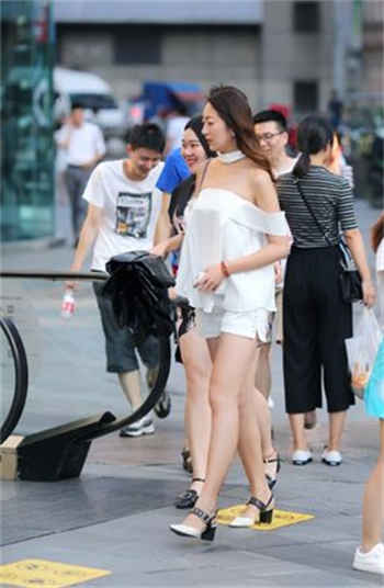 画家女徒弟寻小小