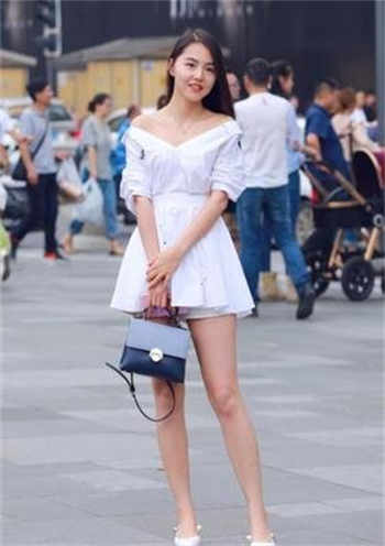 妻子回家发现老公正带