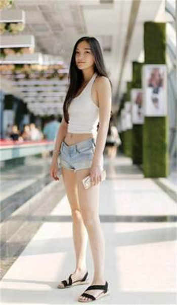 女主角苏聊陆容渊