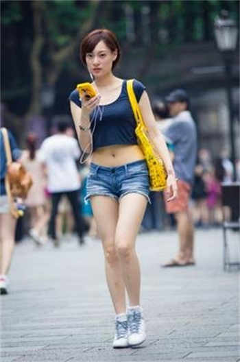 奶大到都弹泳衣外了安西