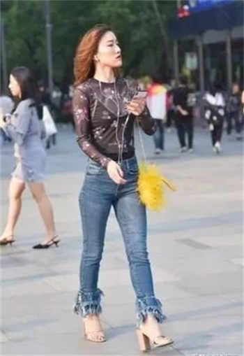 袜小喵总监指导工作