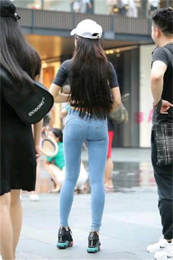 《上将的冲喜雌夫》