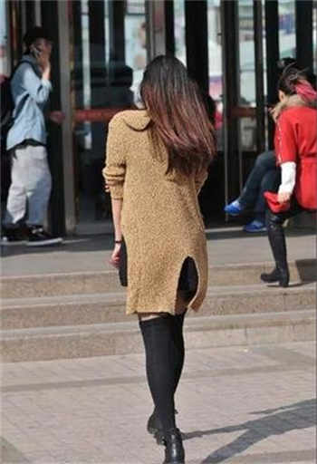 妈妈和两个儿子的亲子头像