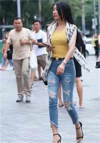 林大发张慧在办公室