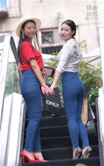 我很喜欢把尿液尿到瓶子里